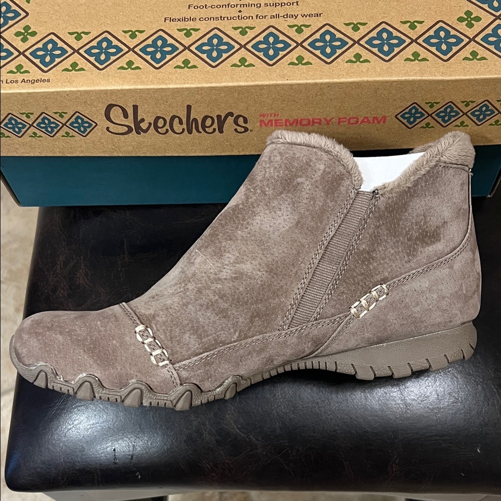 Skechers Bikers Earthy Chic -Mushroom color.